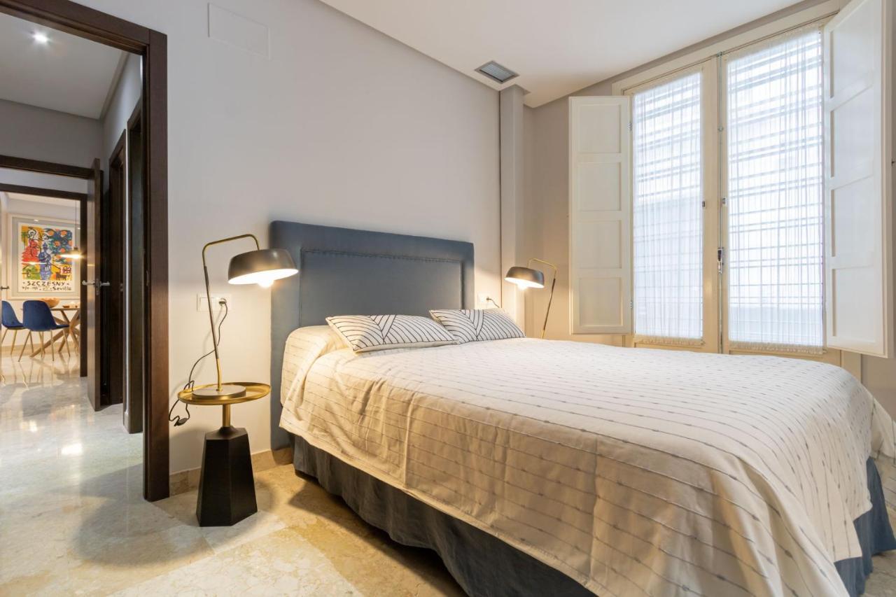 Alkazar Gardens Old Town 6 Pax Apartment เซบีญา ภายนอก รูปภาพ