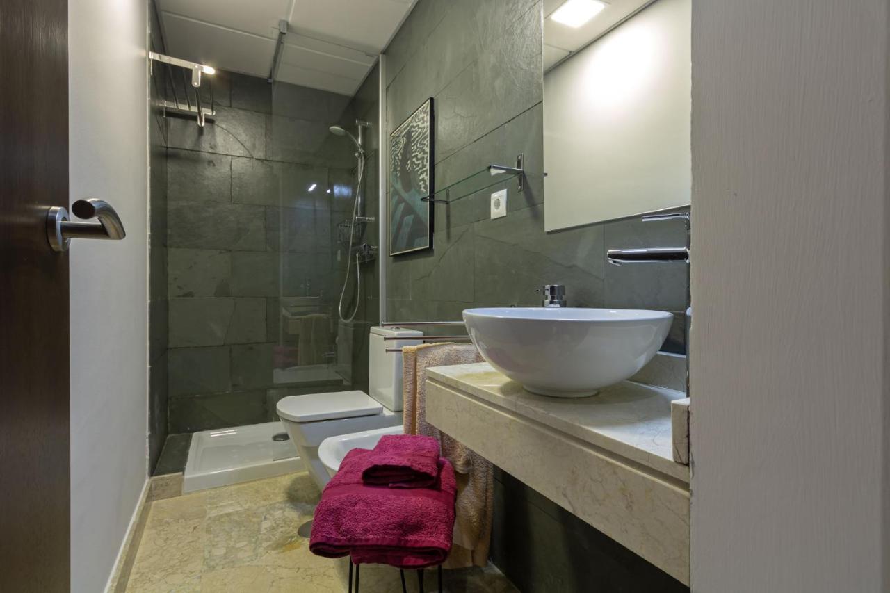 Alkazar Gardens Old Town 6 Pax Apartment เซบีญา ภายนอก รูปภาพ