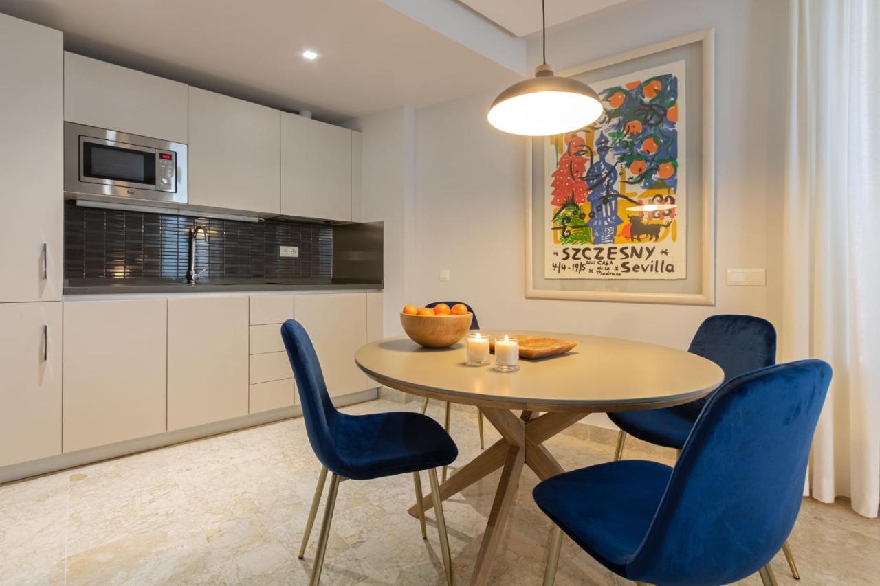 Alkazar Gardens Old Town 6 Pax Apartment เซบีญา ภายนอก รูปภาพ