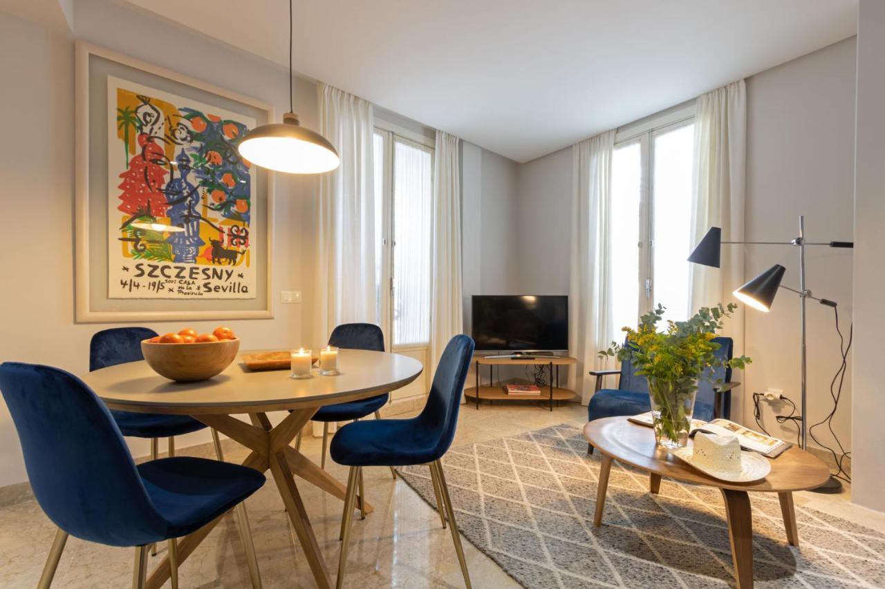 Alkazar Gardens Old Town 6 Pax Apartment เซบีญา ภายนอก รูปภาพ