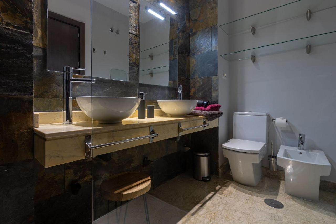 Alkazar Gardens Old Town 6 Pax Apartment เซบีญา ภายนอก รูปภาพ