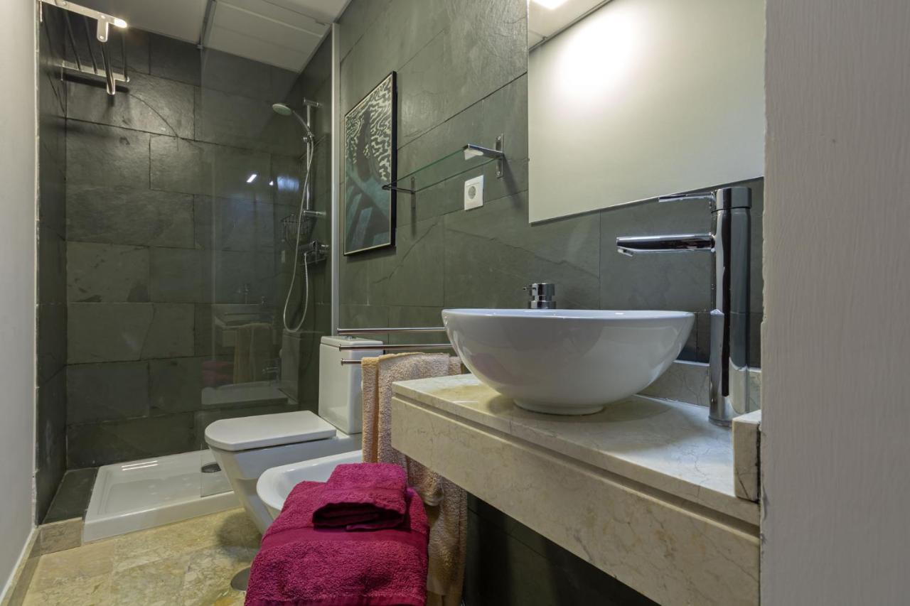 Alkazar Gardens Old Town 6 Pax Apartment เซบีญา ภายนอก รูปภาพ