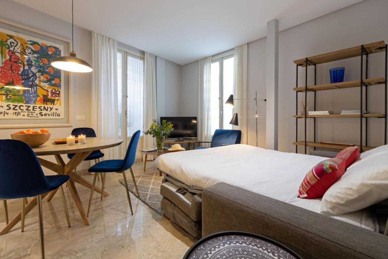 Alkazar Gardens Old Town 6 Pax Apartment เซบีญา ภายนอก รูปภาพ