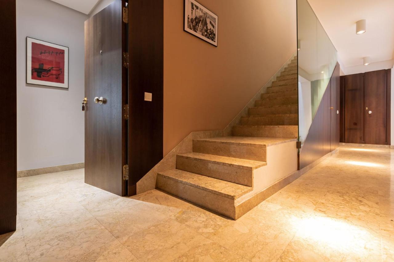 Alkazar Gardens Old Town 6 Pax Apartment เซบีญา ภายนอก รูปภาพ