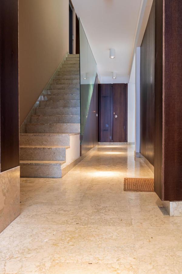 Alkazar Gardens Old Town 6 Pax Apartment เซบีญา ภายนอก รูปภาพ