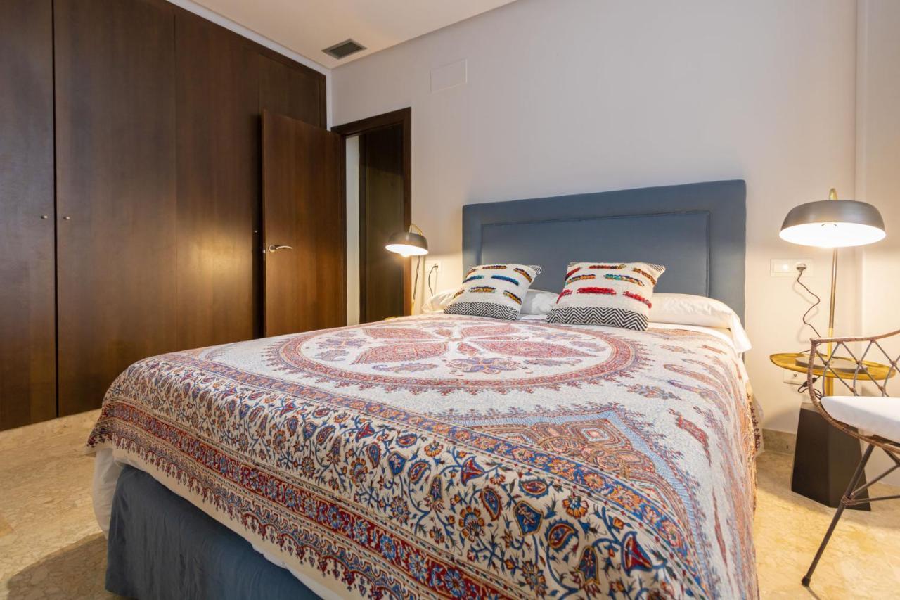 Alkazar Gardens Old Town 6 Pax Apartment เซบีญา ภายนอก รูปภาพ